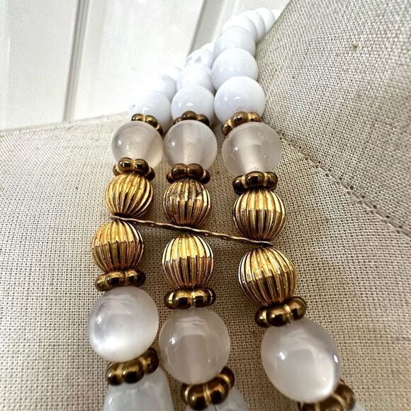 Vintage white and gold tone multi strand statement necklace - Picture 7 of 7